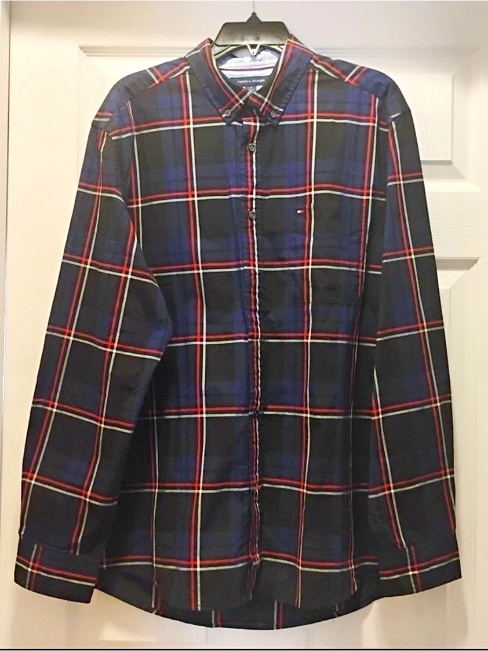 Tommy Hilfiger Men’s Plaid Button Down Shirt Large Classic Fit Navy Red